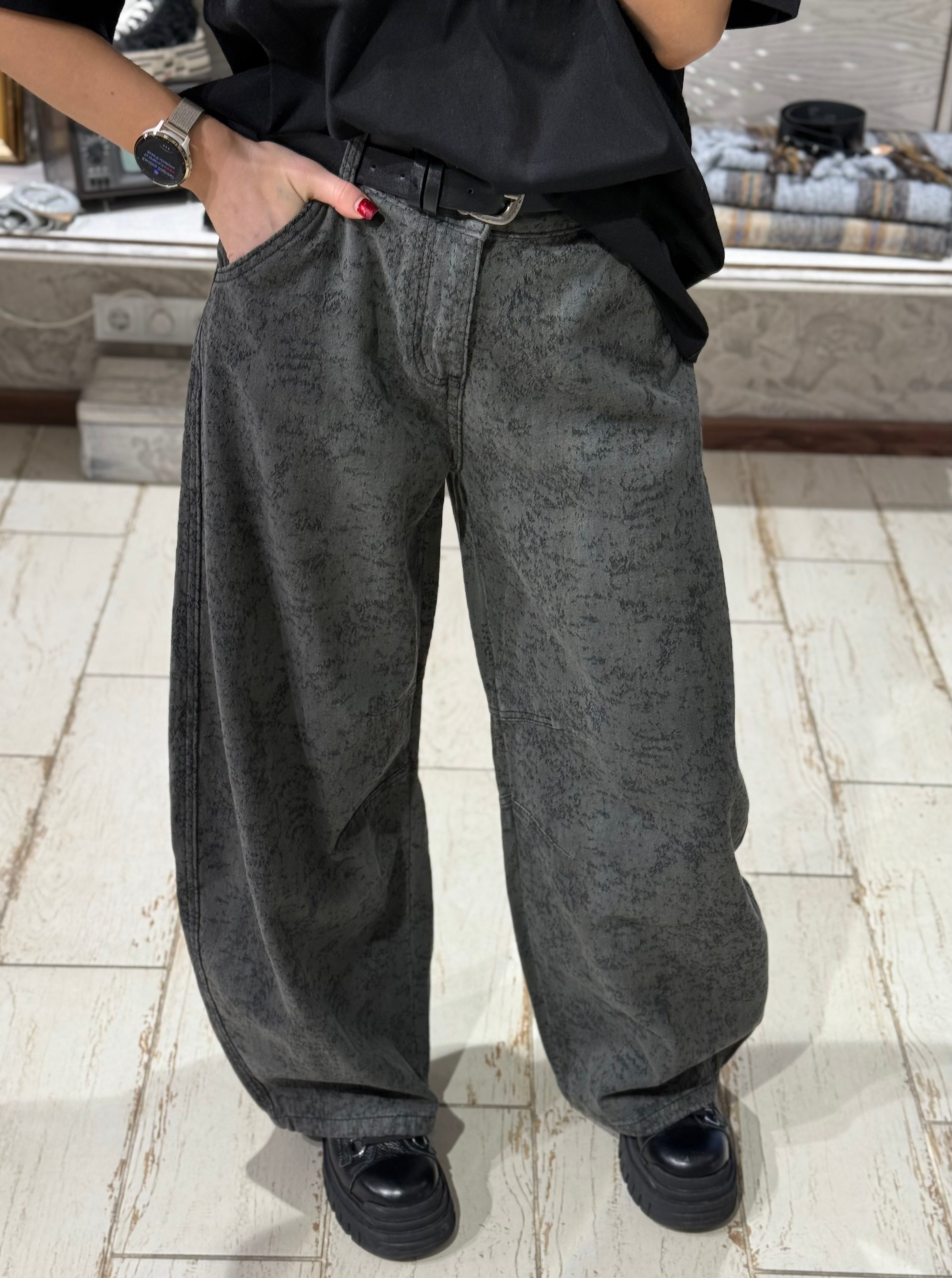 Balloon stiliaus Džinsai