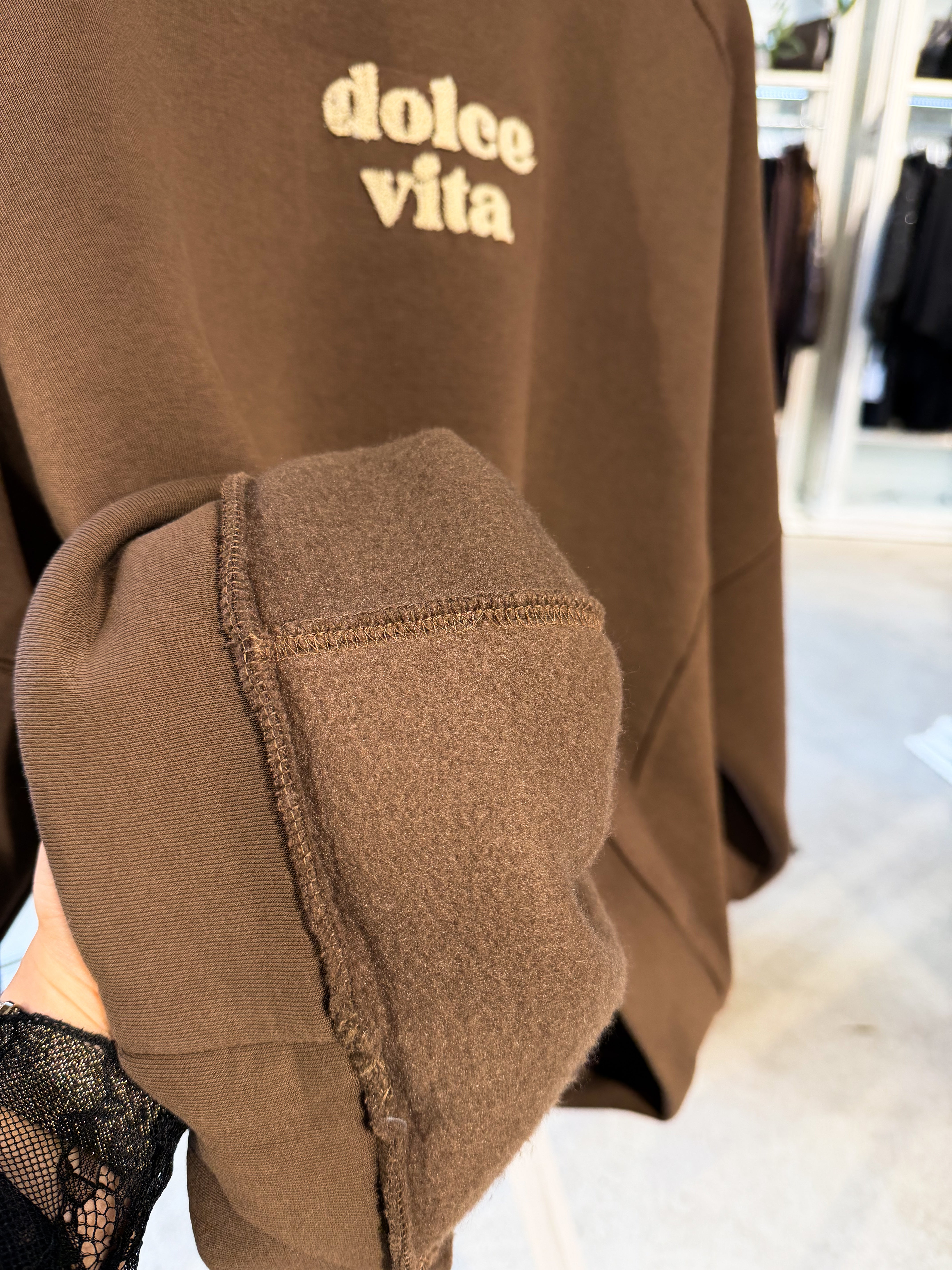 Džemperis su pūkeliu