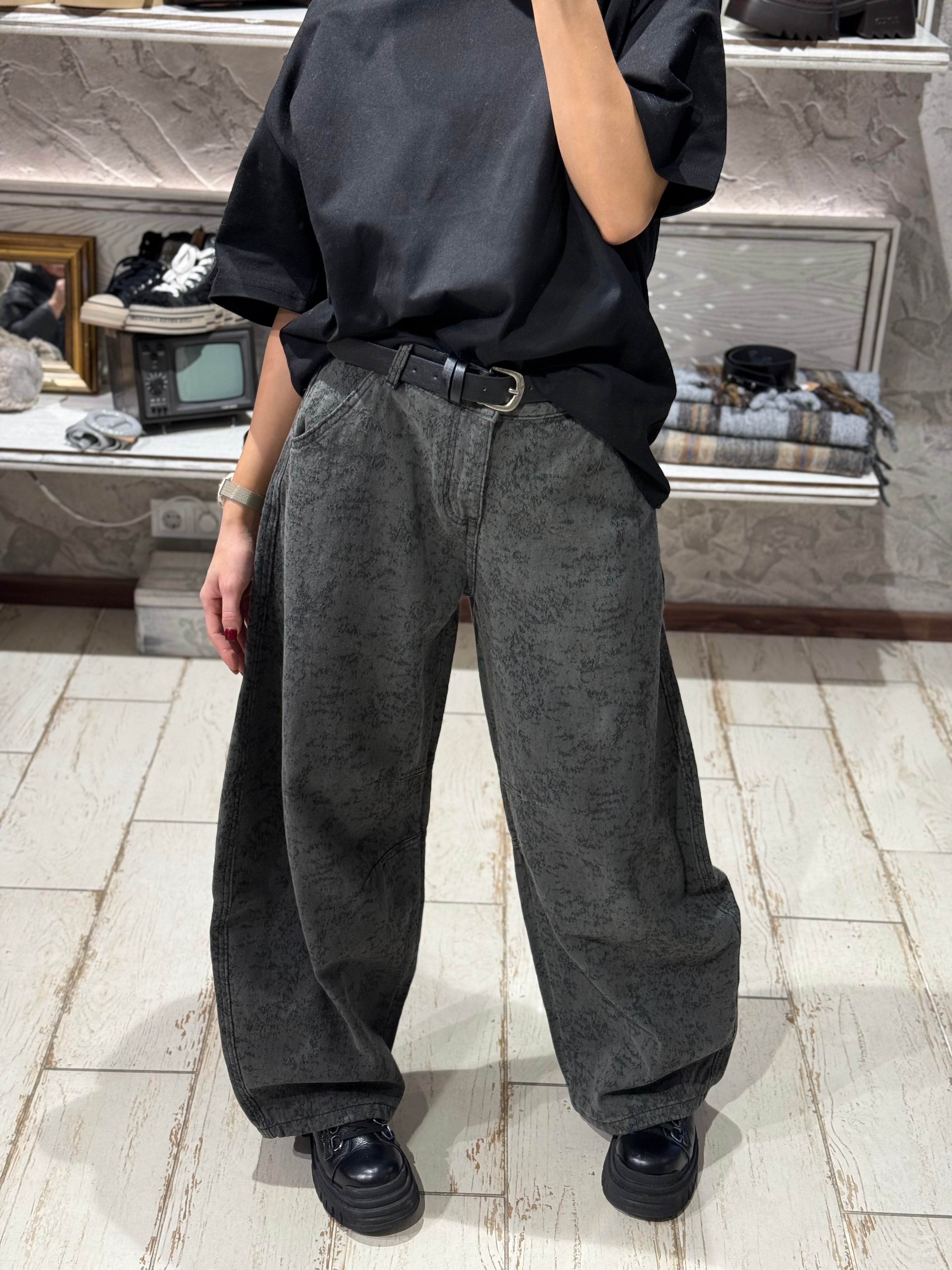 Balloon stiliaus Džinsai